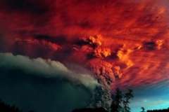 Потрясающие фотографии молний в извержениях вулкана
